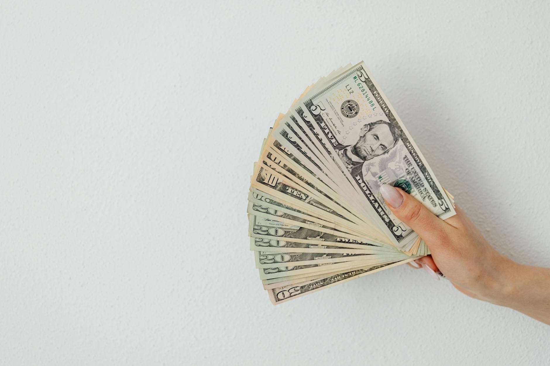 Best Ways to Earn Using ChatGPT Without Investment supporting image